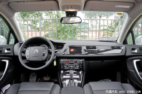 2013款 雪铁龙C5 2.3L 自动尊贵型