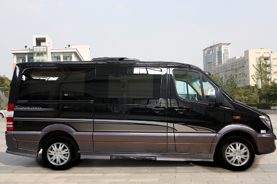 奔驰房车价格98万元 9座豪华商务车