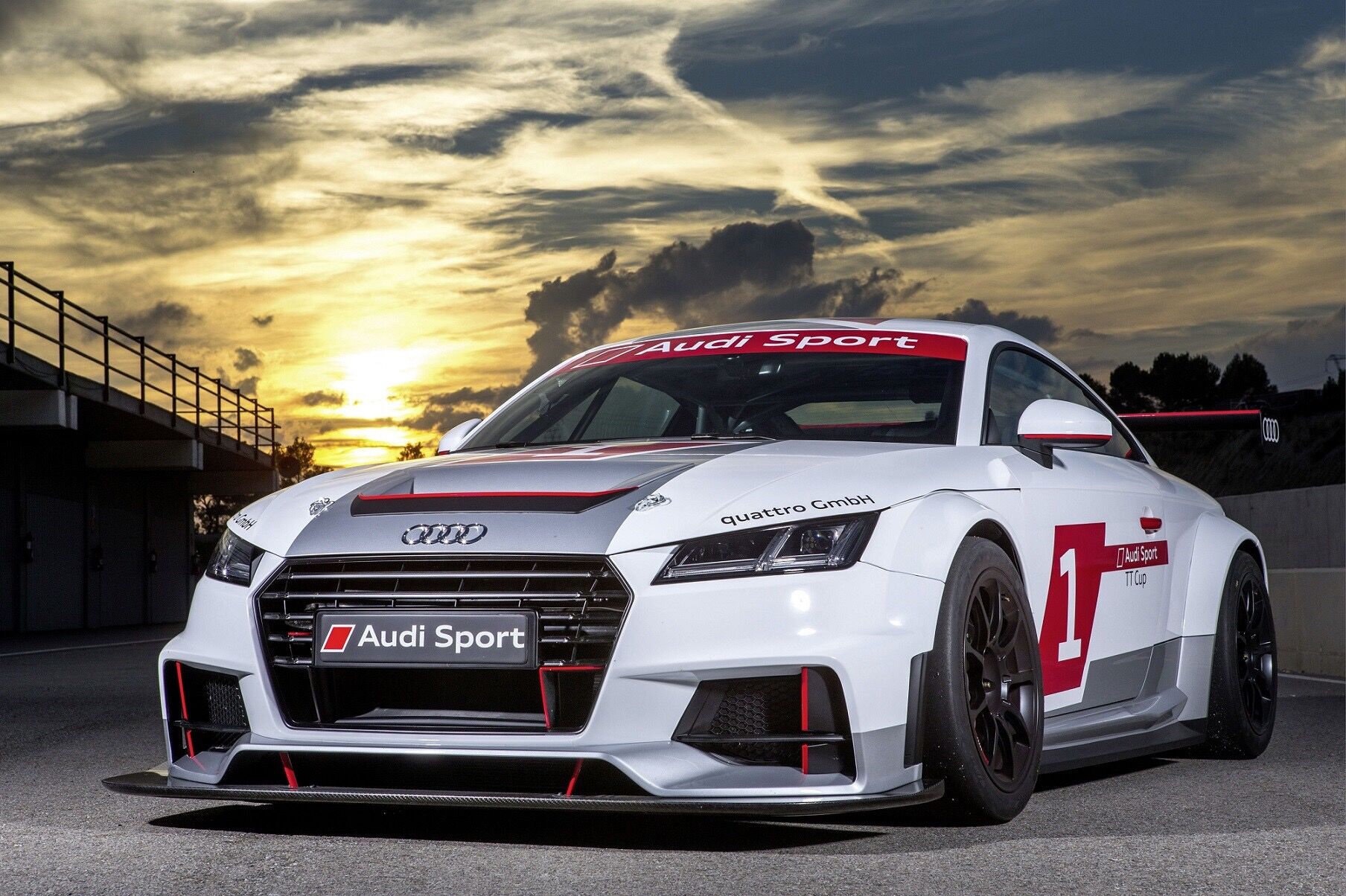 Audi Sport TT杯赛车助力奥迪运动激情-恒信奥龙