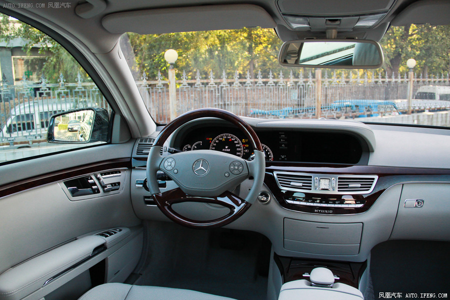 汽车图片 进口奔驰 奔驰s级 2010款 s400l hybrid 内饰(78张) 外观(52