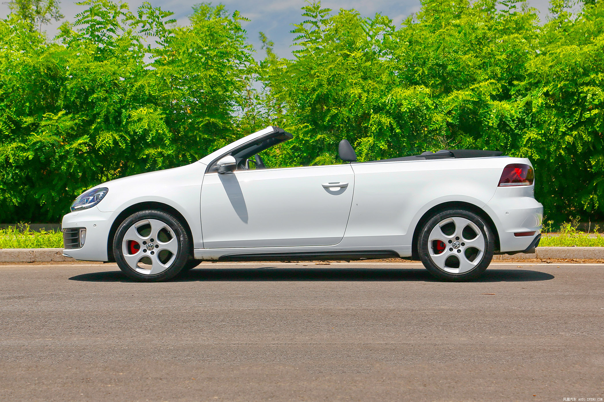 【高尔夫(进口)图片】_2013款 gti 2.0 tsi 运动敞篷轿车图片 大众_汽