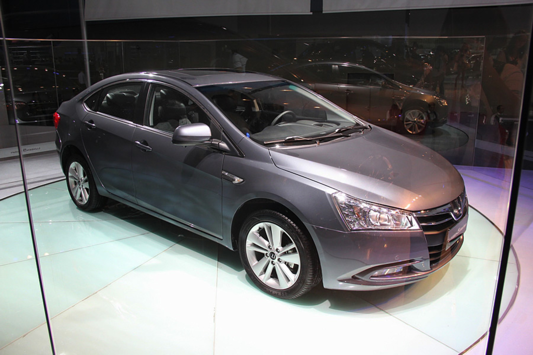 汽车图片 车型 纳智捷5 深港澳车展-车模 深港澳车展-车型 查看大图