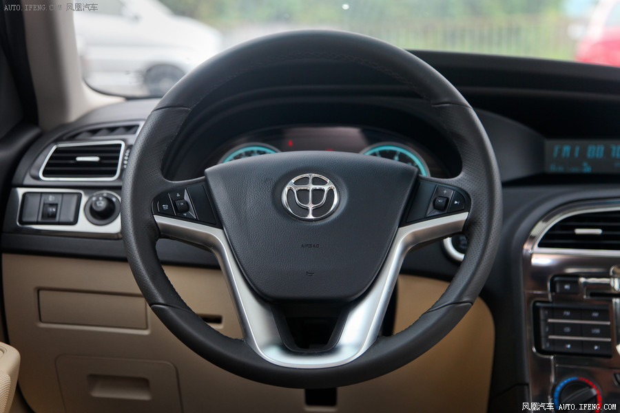 汽车图片 华晨中华 中华v5 2012款 1.