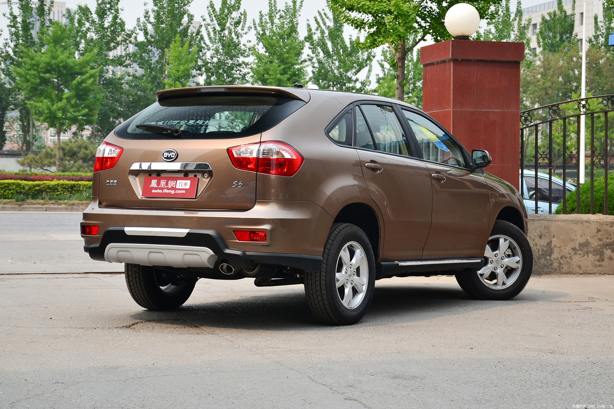 【比亚迪s6图片】_2013款 劲悦版 2.