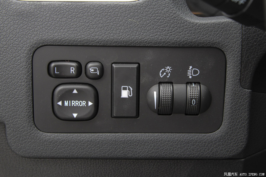 【t70图片】_2015款 1.8l 手动豪华型图片 野马_汽车图库_凤凰网汽车