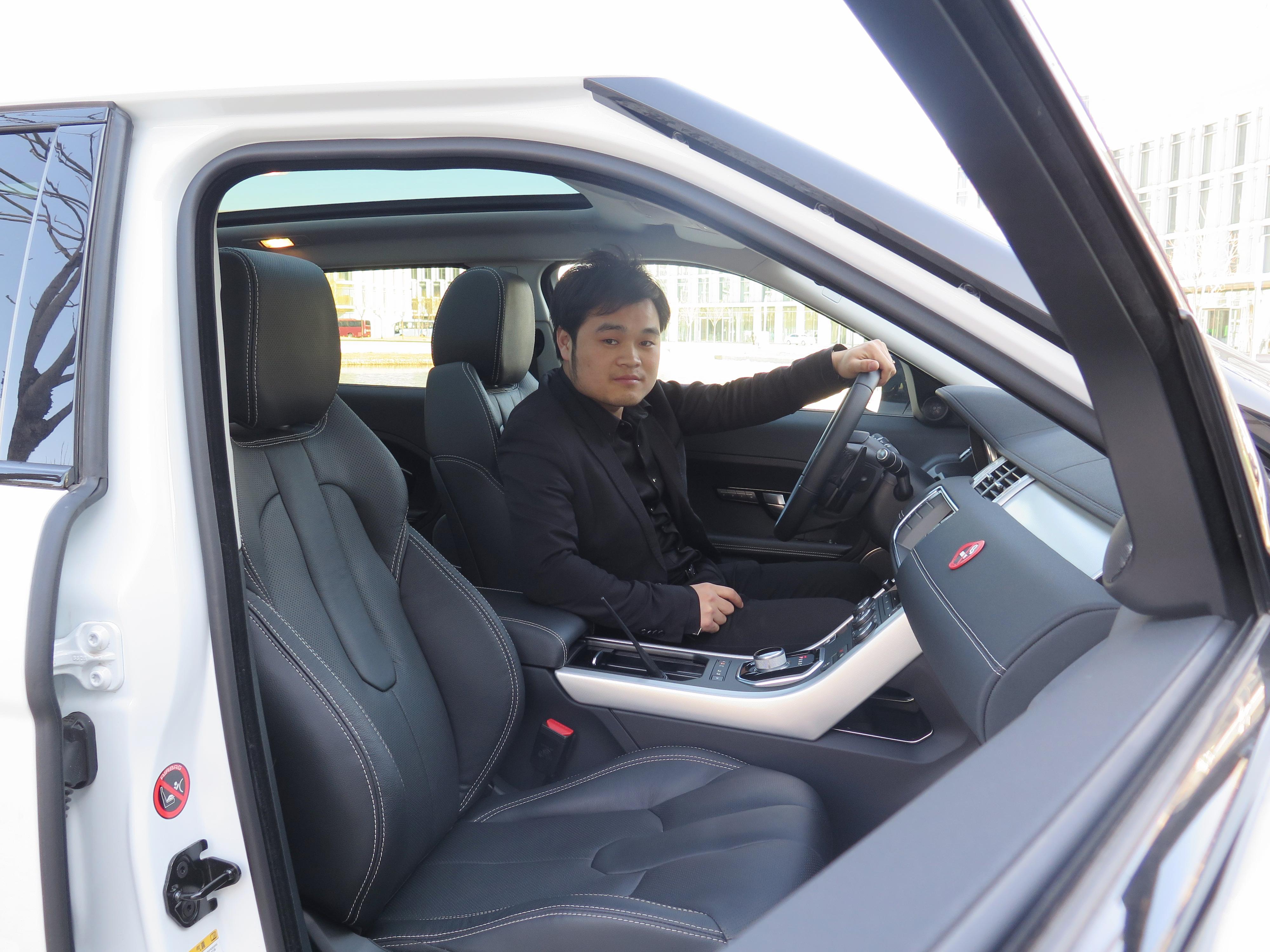 超越一切的动感—路虎揽胜极光车主访谈